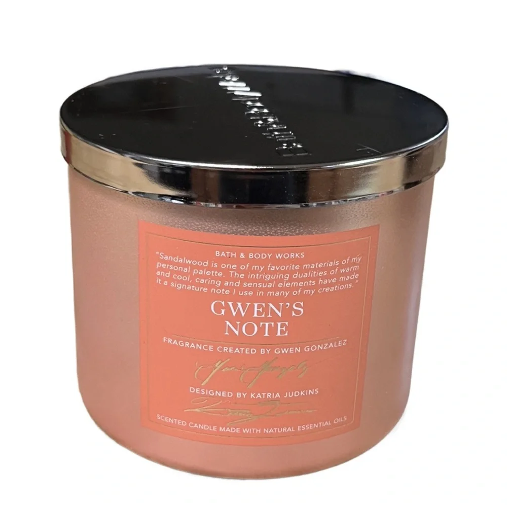 Bath & Body Works Gwen’s Note 3-Wick Candle - Picture 1 of 4